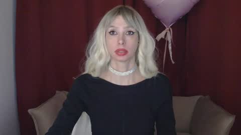 White Queen online show from 01/03/25, 01:05