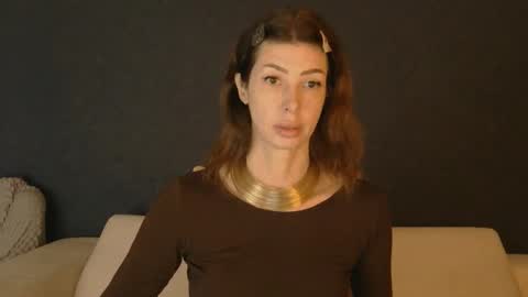 White Queen online show from 09/19/25, 05:31