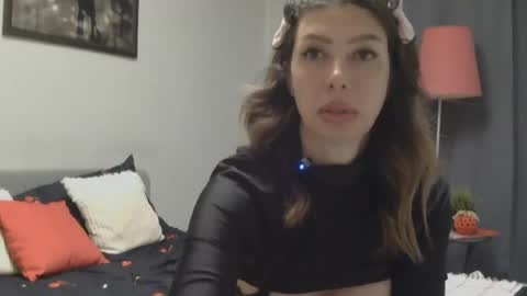 White Queen online show from 05/30/26, 04:31