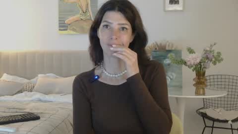 White Queen online show from 06/22/26, 06:27