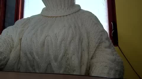 Snapshot of whitesweater chatting on 10/28/25, 07:01 whitesweater online show from 10/28/25, 07:01