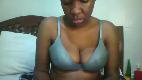 Snapshot of whitney_ly chatting on 06/18/26, 06:02 whitney_ly online show from 06/18/26, 06:02