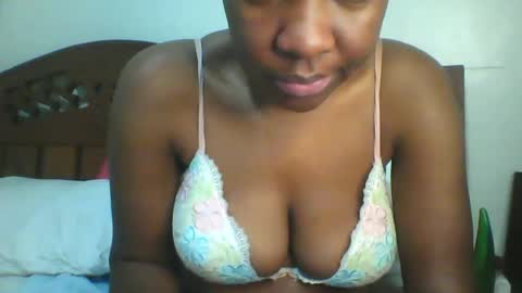 Snapshot of whitney_ly chatting on 06/20/26, 05:21 whitney_ly online show from 06/20/26, 05:21