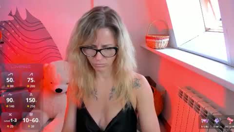 Snapshot of whitneypunnch chatting on 07/06/26, 11:29 whitneypunnch online show from 07/06/26, 11:29