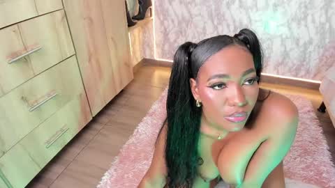 Snapshot of whitneyyfox chatting on 05/24/26, 11:21 whitneyyfox online show from 05/24/26, 11:21