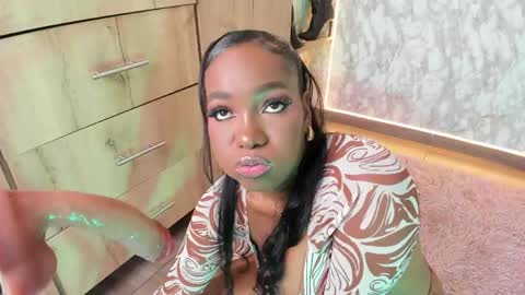 Snapshot of whitneyyfox chatting on 06/04/26, 11:33 whitneyyfox online show from 06/04/26, 11:33