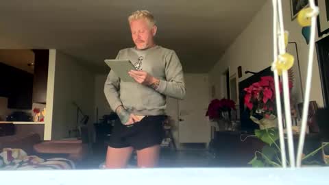 whoawerowhoa online show from 11/23/25, 03:23