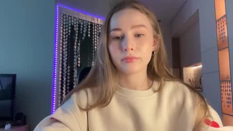 Snapshot of whoisalisa chatting on 01/03/25, 06:44 Alisa online show from 01/03/25, 06:44