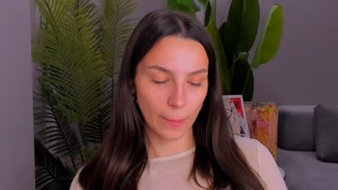 Snapshot of whoislulu chatting on 12/18/24, 07:52 whoislulu online show from 12/18/24, 07:52