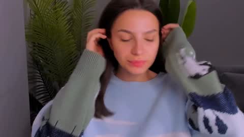 Snapshot of whoislulu chatting on 12/21/24, 09:58 whoislulu online show from 12/21/24, 09:58