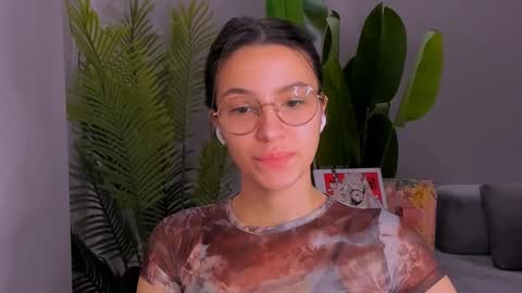 Snapshot of whoislulu chatting on 12/22/24, 07:52 whoislulu online show from 12/22/24, 07:52