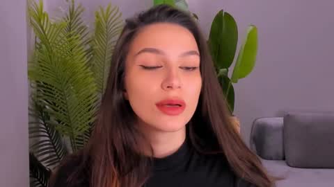 Snapshot of whoislulu chatting on 01/14/25, 10:34 whoislulu online show from 01/14/25, 10:34