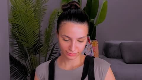 Snapshot of whoislulu chatting on 01/17/25, 10:34 whoislulu online show from 01/17/25, 10:34