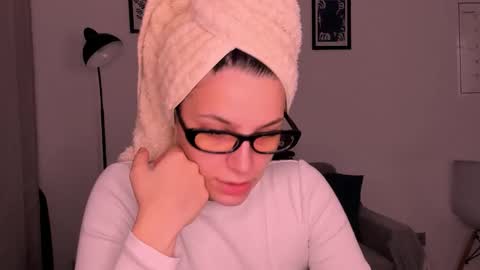 Snapshot of whoislulu chatting on 10/21/25, 06:52 whoislulu online show from 10/21/25, 06:52