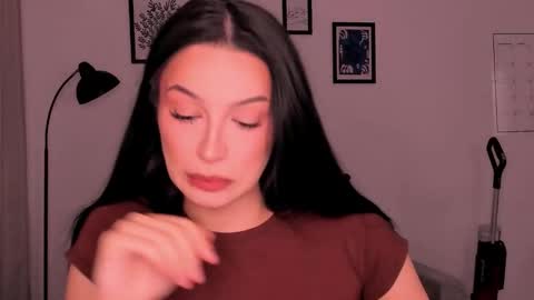 Snapshot of whoislulu chatting on 11/01/25, 08:33 whoislulu online show from 11/01/25, 08:33