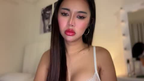 Snapshot of whoss_sofia chatting on 03/23/26, 05:50 Sofia online show from 03/23/26, 05:50