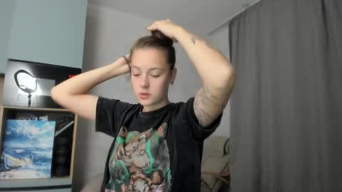 Veronica online show from 09/13/25, 06:51