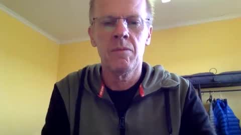 Snapshot of whynotfly1 chatting on 10/11/25, 01:27 whynotfly1 online show from 10/11/25, 01:27