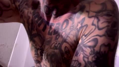 whyteboi8989 online show from 09/15/25, 11:38