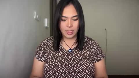 Minna online show from 05/17/26, 05:42