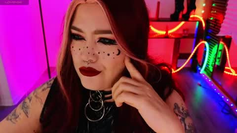 Laura  online show from 06/14/26, 08:44