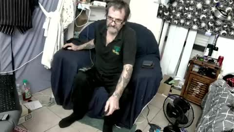Snapshot of wifehunter77 chatting on 06/12/26, 08:30 wifehunter77 online show from 06/12/26, 08:30
