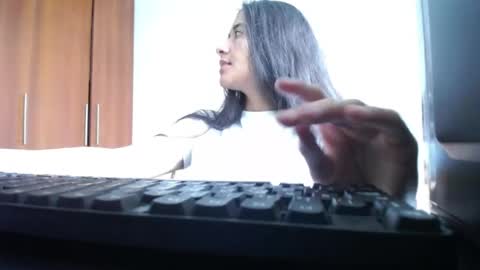 Ilauren online show from 07/18/26, 03:05