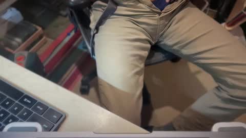 Snapshot of wiggo8 chatting on 01/12/25, 10:54 HornDawg online show from 01/12/25, 10:54