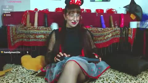 Snapshot of wiktoriabrown69 chatting on 10/31/25, 09:27 VICTORIA online show from 10/31/25, 09:27