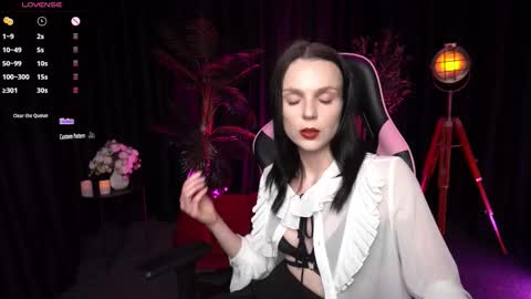 Snapshot of wild_alice_me chatting on 03/11/26, 04:13 Alice online show from 03/11/26, 04:13
