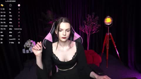 Snapshot of wild_alice_me chatting on 03/26/26, 04:45 Alice online show from 03/26/26, 04:45