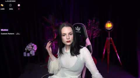 Snapshot of wild_alice_me chatting on 03/27/26, 04:18 Alice online show from 03/27/26, 04:18