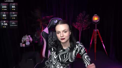 Snapshot of wild_alice_me chatting on 03/30/26, 03:13 Alice online show from 03/30/26, 03:13