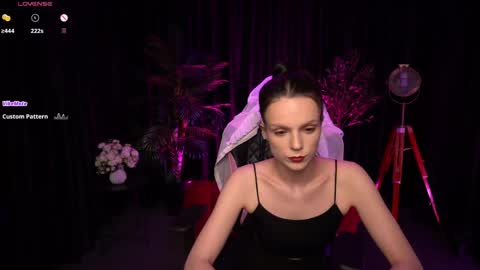 Snapshot of wild_alice_me chatting on 04/05/26, 03:09 Alice online show from 04/05/26, 03:09