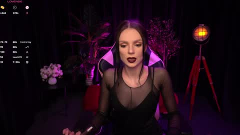 Snapshot of wild_alice_me chatting on 05/10/26, 03:39 Alice online show from 05/10/26, 03:39