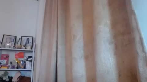 Snapshot of wild_angel08 chatting on 11/21/25, 12:32 angel online show from 11/21/25, 12:32