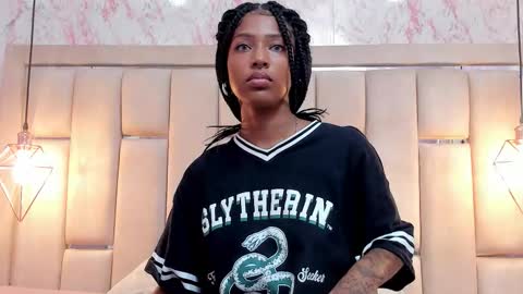 wild_firee_ online show from 11/03/25, 08:32