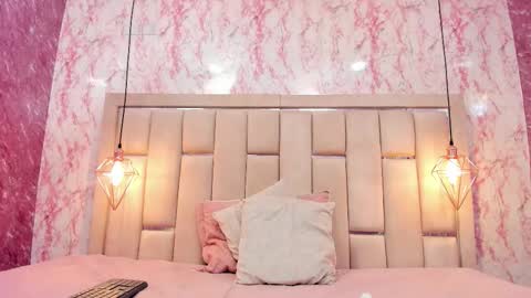 wild_firee_ online show from 12/02/25, 08:48