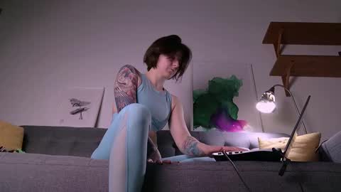 wild_peony online show from 12/08/24, 01:36