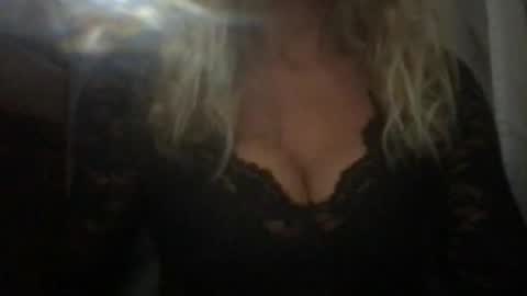 Snapshot of wildandjung chatting on 07/12/26, 11:40 Liesbeth online show from 07/12/26, 11:40