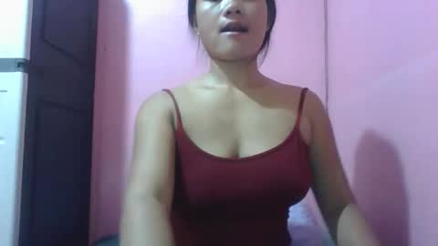 Snapshot of wildchilly_pearl19 chatting on 11/17/25, 05:35 wildchilly_pearl19 online show from 11/17/25, 05:35
