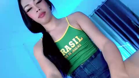 Snapshot of wildflower144 chatting on 04/20/26, 03:37 CHALLE online show from 04/20/26, 03:37