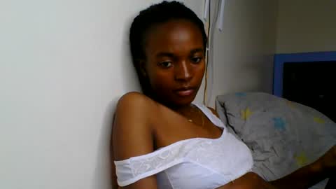 Snapshot of wildflowr chatting on 06/24/26, 05:34 wildflowr online show from 06/24/26, 05:34