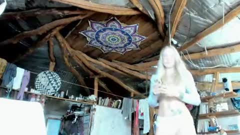 wildforestmuse  twitter online show from 07/26/26, 06:32