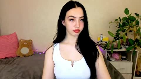 Alena online show from 05/17/26, 05:27