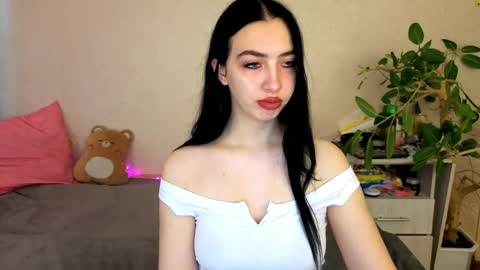 Alena online show from 05/18/26, 05:24