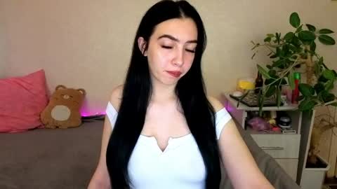 Alena online show from 05/19/26, 05:03