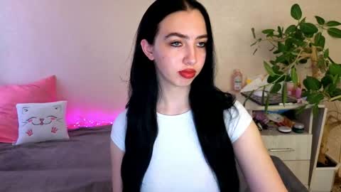 Alena online show from 05/25/26, 05:02
