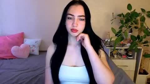 Alena online show from 06/17/26, 04:04
