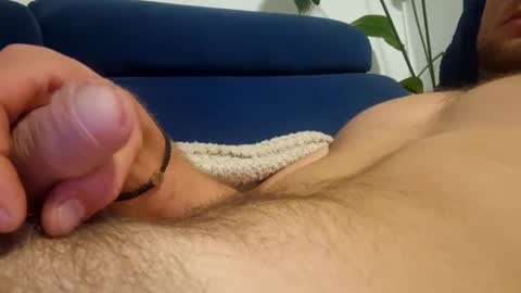 wildmike93 online show from 10/04/25, 01:58